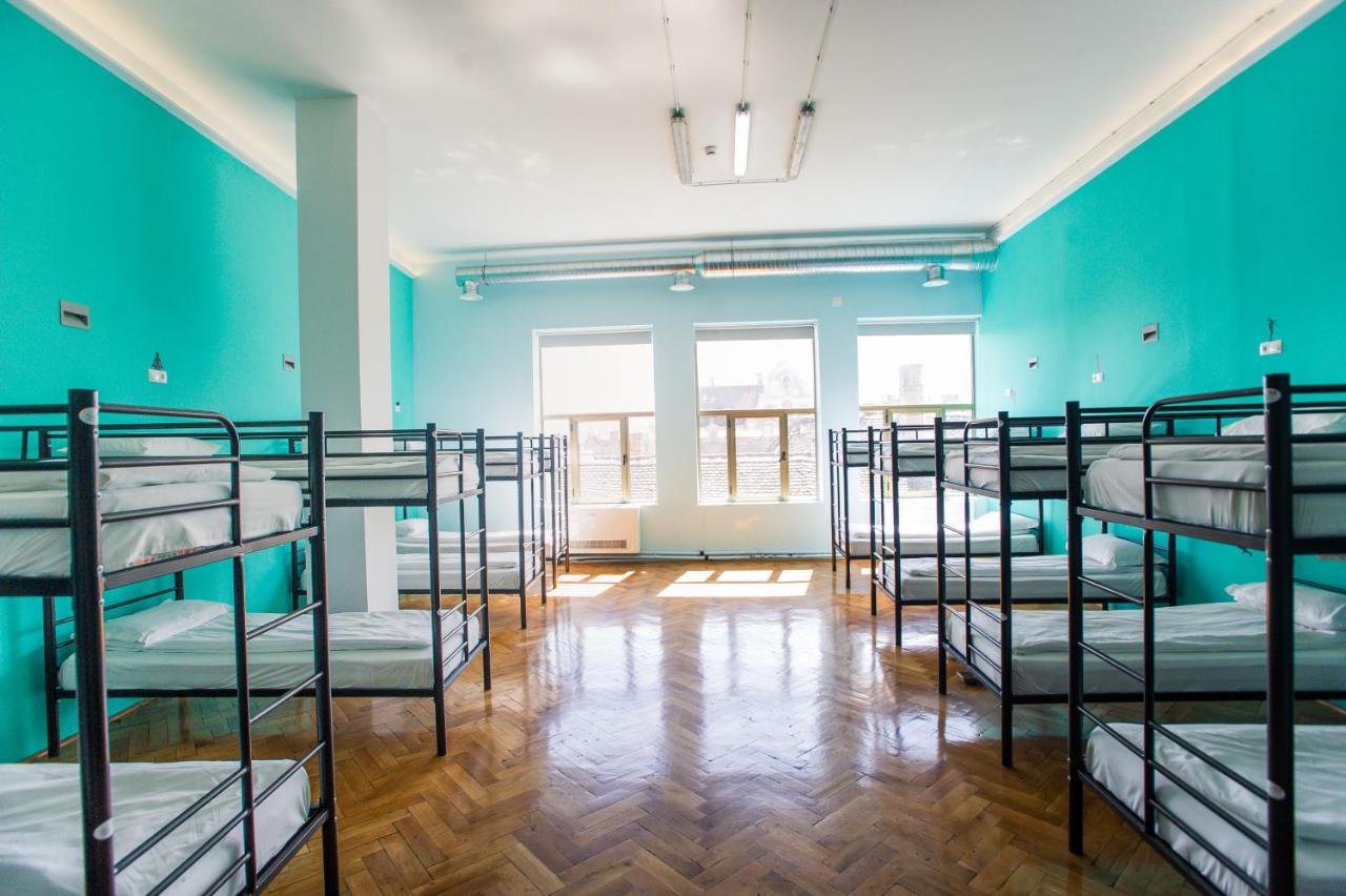 B13 Hostel Сибиу Экстерьер фото